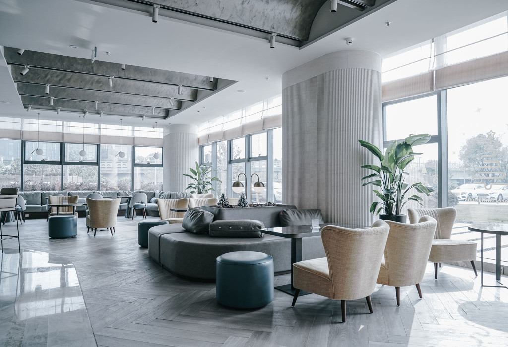Commercial Hotel Lobby 1799505505